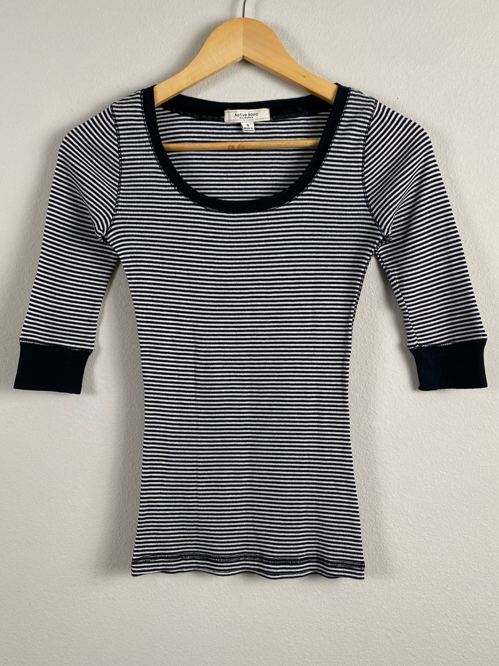 Active Basic California Y2K Fitted Micro Striped Ribbed Tee | 3/4 Sleeves